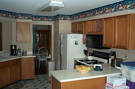 Townhome--Near Belvoir and Metro in Kingstowne, VA (Photo 3 of 4)