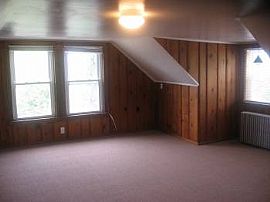 Renovated Cozy Apartment - Utilities Included! in Baltimore, MD (Photo 2 of 6)