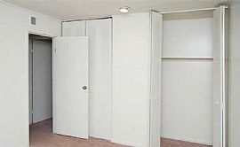 Wonderful 2 Bedroom Apartment in Hilltop Park-Like Setting in Independence, MO