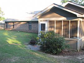 Spacious 3 Bedroom Home with Covered Patio in New Hope in Columbus, MS (Photo 11 of 12)