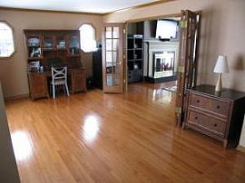 Gorgeous 3 Bedroom Home with Many Updates in Mequon, WI (Photo 7 of 9)
