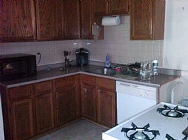 Very Nice 4 Bedroom Apartment with Hardwood Floors in Newton, MA (Photo 5 of 5)