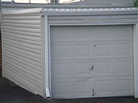 Centrally Located 2 Bedroom Home with Mountain Views in Denver, CO (Photo 10 of 11)