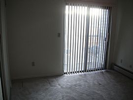 Centrally Located 2 Bedroom Home with Mountain Views in Denver, CO (Photo 4 of 11)