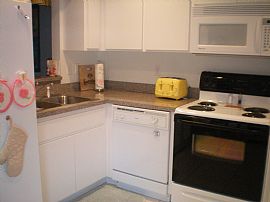 New, Immaculate 2 Bedroom Duplex Home - Furnished  in Lake Placid, FL (Photo 2 of 6)