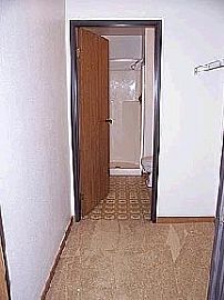 Outstanding 2 Bedroom Apartment with  Balcony and Parking in Milwaukee, WI (Photo 11 of 12)