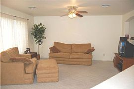 Exceptional 3 Bedroom Home with Loft and Beautiful Pool  in Mesa, AZ (Photo 3 of 6)