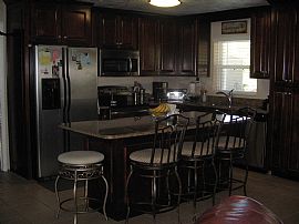 Remarkable 3 Bedroom Lake Home - 20 Min From Gainesville  in Hawthorne, FL (Photo 3 of 7)