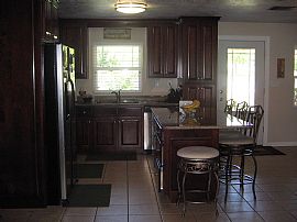 Remarkable 3 Bedroom Lake Home - 20 Min From Gainesville  in Hawthorne, FL (Photo 4 of 7)