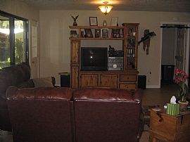 Remarkable 3 Bedroom Lake Home - 20 Min From Gainesville  in Hawthorne, FL (Photo 5 of 7)