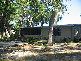 Remarkable 3 Bedroom Lake Home - 20 Min From Gainesville  in Hawthorne, FL (Photo 6 of 7)