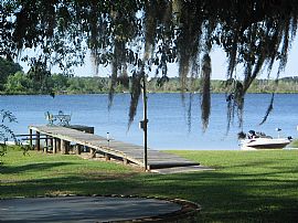 Remarkable 3 Bedroom Lake Home - 20 Min From Gainesville  in Hawthorne, FL (Photo 7 of 7)