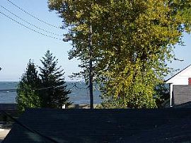 Cute 3 Bedroom Cottage Home - 15 Min to The University of Toledo in Luna Pier, MI (Photo 3 of 3)