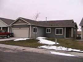 Beautiful 3 Bedroom Family Home - Very Well Maintained  in Cheyenne, WY