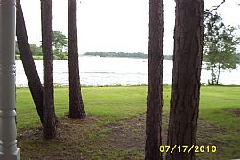 3 Bedroom 2 Bath Victorian Lake Home with Many Special Features in Baxley, GA (Photo 1 of 12)