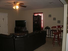 Huge 4 Bedroom Home with New Carpet and Laminate Wood Floors in Duncanville, TX (Photo 7 of 9)