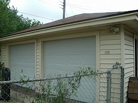 Huge 4 Bedroom Home with New Carpet and Laminate Wood Floors in Duncanville, TX (Photo 8 of 9)
