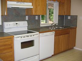 Quaint 3 Bedroom Home with 1800 Sq. Ft. on Nearly 5 Acres in Gaston, OR (Photo 4 of 8)