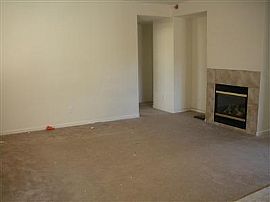 Exceptional 5 Bedroom Home in Good Neighborhood in Sacramento, CA (Photo 2 of 5)