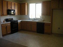 Exceptional 5 Bedroom Home in Good Neighborhood in Sacramento, CA (Photo 3 of 5)