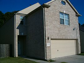 Nice 3 Bedroom Home -  Rooms Can Be Rented Individually  in Houston, TX (Photo 2 of 11)