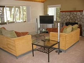 Superb 2 Bedroom Home in Beautiful Neighborhood  in Pine Mountain Club, CA (Photo 3 of 9)