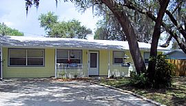 Irresistible 4 Bedroom Home with New Eat-In Kitchen in Dunedin, FL