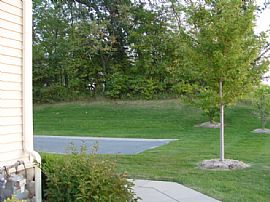 Great 2 Bedroom Private Townhome with Great Views!  in Plymouth, MN (Photo 5 of 9)