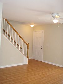 Beautiful 2 Bedroom Townhouse in Gated Community in Norcross, GA (Photo 6 of 12)