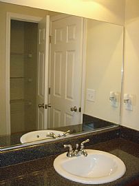 Beautiful 2 Bedroom Townhouse in Gated Community in Norcross, GA (Photo 8 of 12)