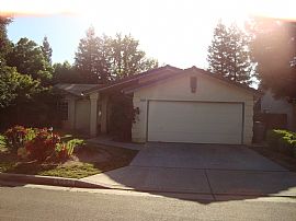 Pet Friendly 3 Bedroom Home in Northwest Fresno in Fresno, CA