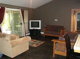 Pet Friendly 3 Bedroom Home in Northwest Fresno in Fresno, CA (Photo 3 of 5)