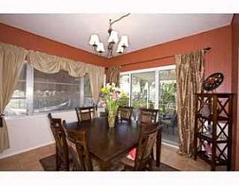 Remodeled 2 Bedroom  Bungalow Home with Whirlpool Bath Tub in Saint Petersburg, FL (Photo 6 of 9)