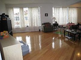 Magnificent 2 Bedroom Penthouse - Overlooking Golf Course! in Skokie, IL (Photo 3 of 5)