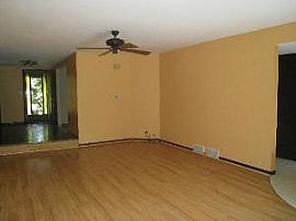 Gorgeous and Spacious 4 Bedroom Home on 1/2 Acre Lot! in Northbrook, IL (Photo 3 of 6)