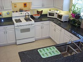 Beautiful 4 Bedroom Custom Built Home with Wood and Tile Floors in Gainesville, FL (Photo 2 of 6)