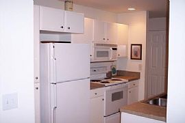 A Must See 2 Bedroom Condo Near EDCC and Steven's Hospital in Lynnwood, WA
