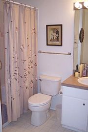 A Must See 2 Bedroom Condo Near EDCC and Steven's Hospital in Lynnwood, WA (Photo 3 of 6)