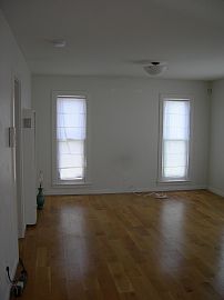 Charming 1 Bedroom Home with Hardwood Floors in West Adams in Los Angeles, CA (Photo 3 of 4)