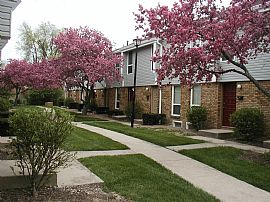 Renovated 2 Bedroom Townhome - Near Worthington School in Columbus, OH (Photo 1 of 4)