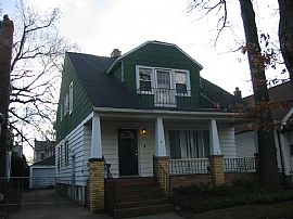 Great 1 Bedroom Home with Hardwood Floors in Ferndale, MI