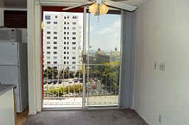 Large Studio in Hollywood, Rooftop Pool, Close to Runyon Canyon in West Hollywood, CA (Photo 2 of 4)