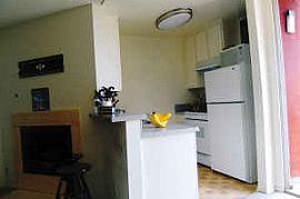 Large Studio in Hollywood, Rooftop Pool, Close to Runyon Canyon in West Hollywood, CA (Photo 3 of 4)