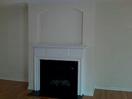 Scenic 3 Bedroom Townhouse with Deck in Lithonia, GA (Photo 2 of 4)