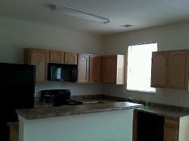 Scenic 3 Bedroom Townhouse with Deck in Lithonia, GA (Photo 3 of 4)