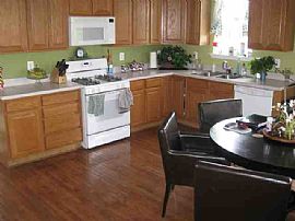 Beautiful and Spacious 4 Bedroom Home with Hardwood Floors in Leesburg, VA (Photo 6 of 11)