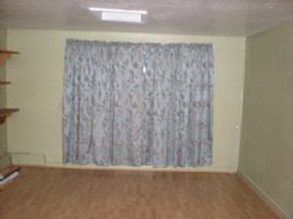 Superb 3 Bedroom Home with Extra Large Fenced Yard in Stockton, CA (Photo 4 of 6)