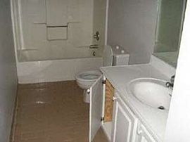 Beautiful Duplex in Conyers, GA (Photo 4 of 6)