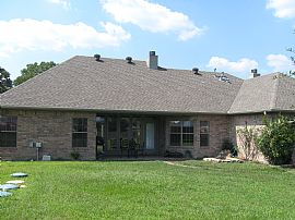 Superb 3 Bedroom Home with Huge Bonus Room in Flint, TX (Photo 6 of 12)