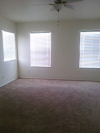 Beautiful 3 Bedroom Home with Large Kitchen in Fontana, CA (Photo 10 of 12)